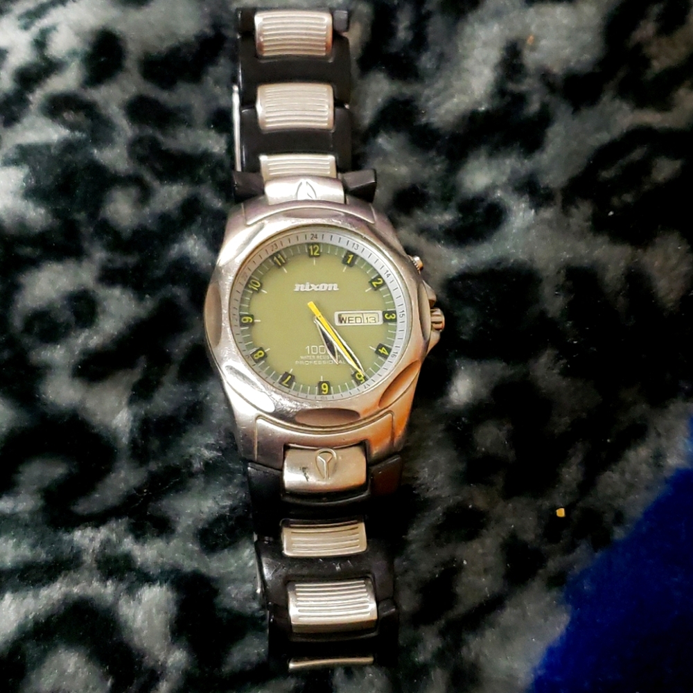 Nixon Wanderlust Watch